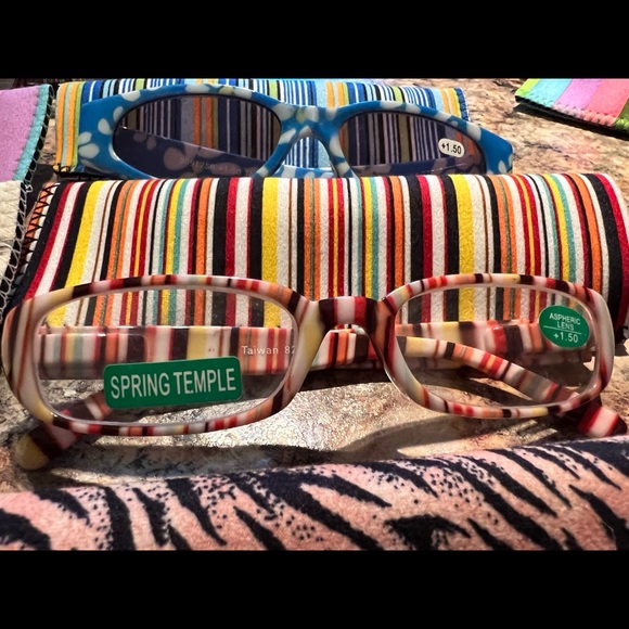 Readers 1.50 - Picture 7 of 8